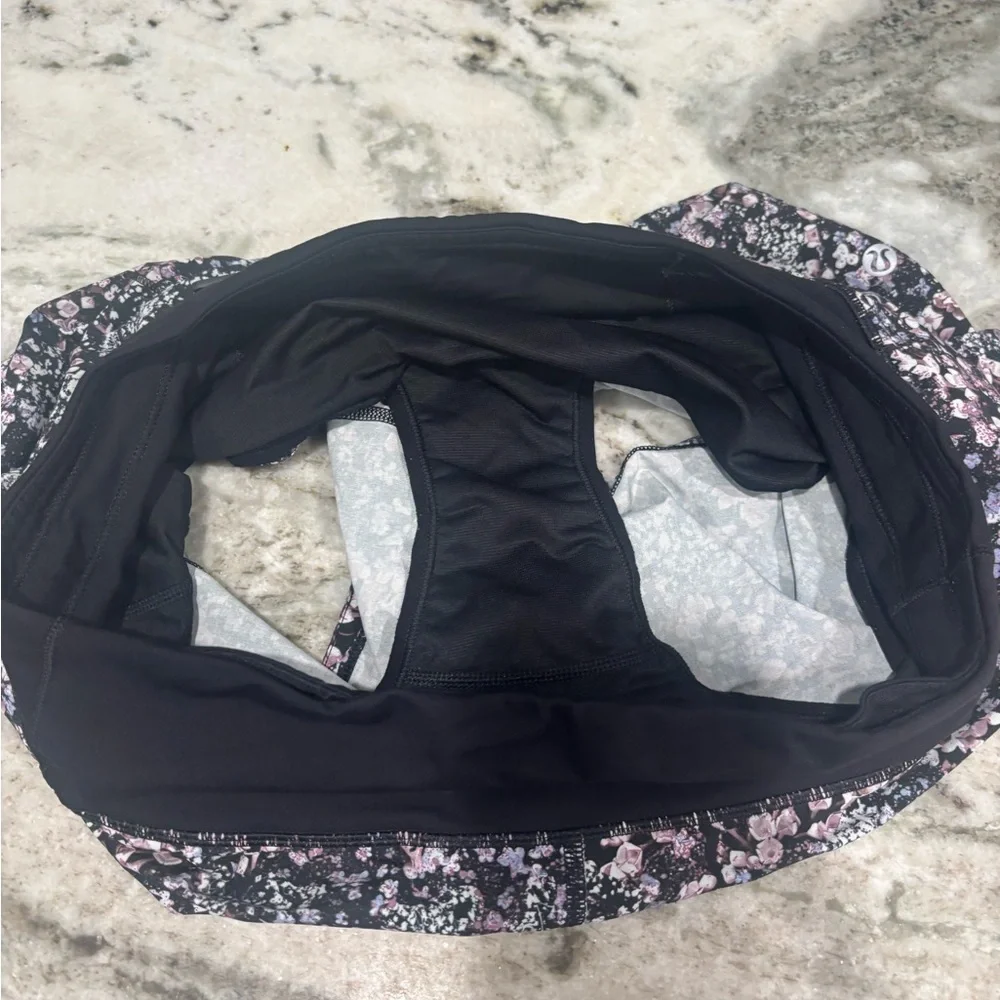 LuluLemon Hotty Hot short , Floral Print Athletic Shorts Size:8